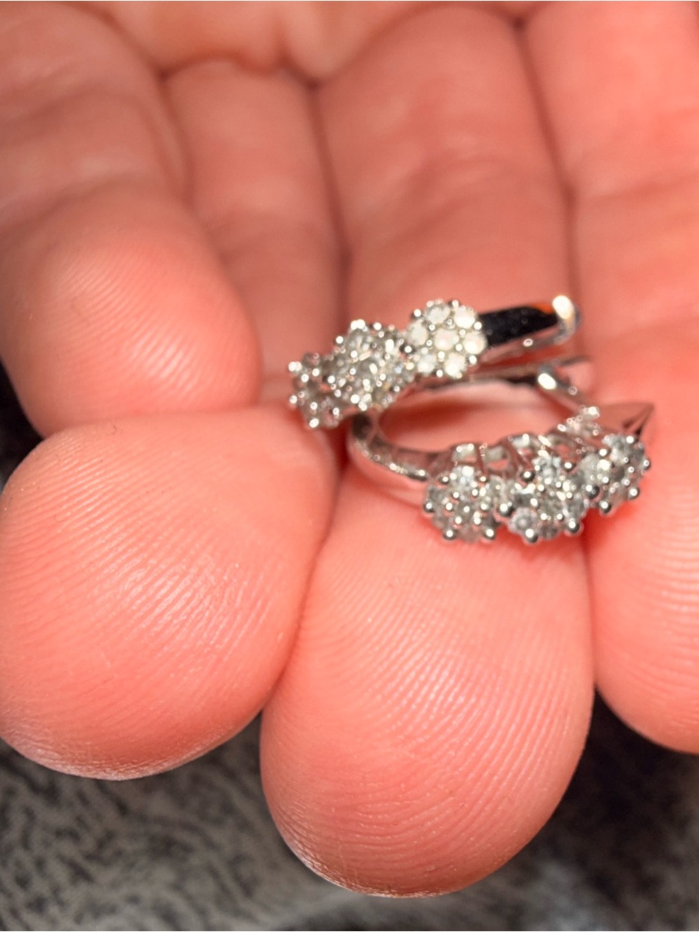 Zales 10k White Gold 1/4CT Diamond Floral Cluster Hoop Earrings